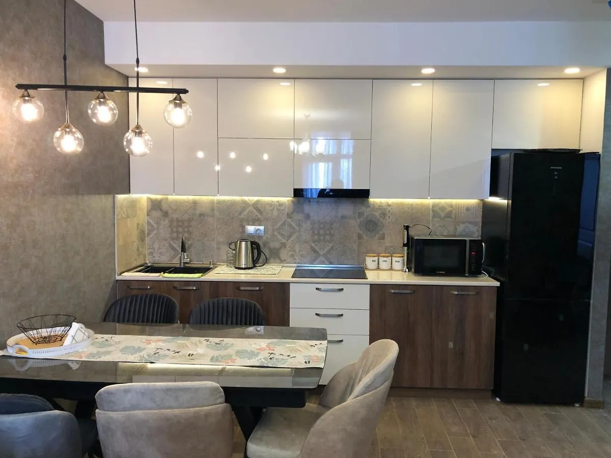 באטומי Sunrise Apartments 573